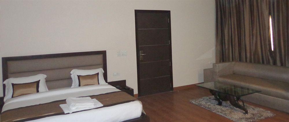 Hotel Aura @Airport Νέο Δελχί Εξωτερικό φωτογραφία