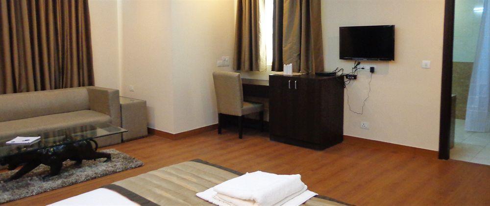 Hotel Aura @Airport Νέο Δελχί Εξωτερικό φωτογραφία