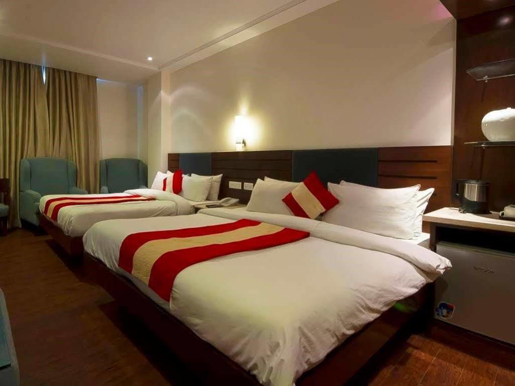 Hotel Aura @Airport Νέο Δελχί Εξωτερικό φωτογραφία