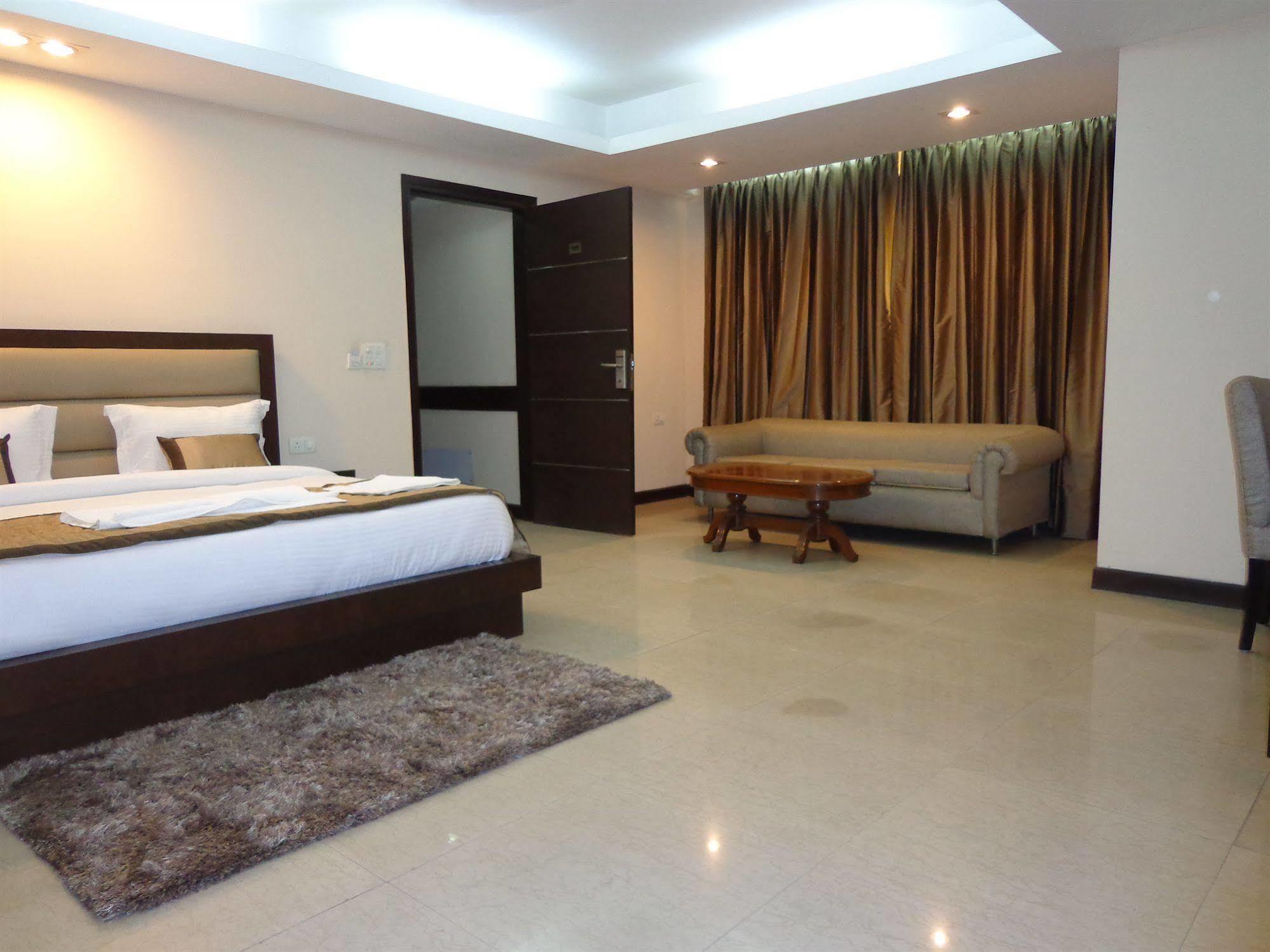 Hotel Aura @Airport Νέο Δελχί Εξωτερικό φωτογραφία
