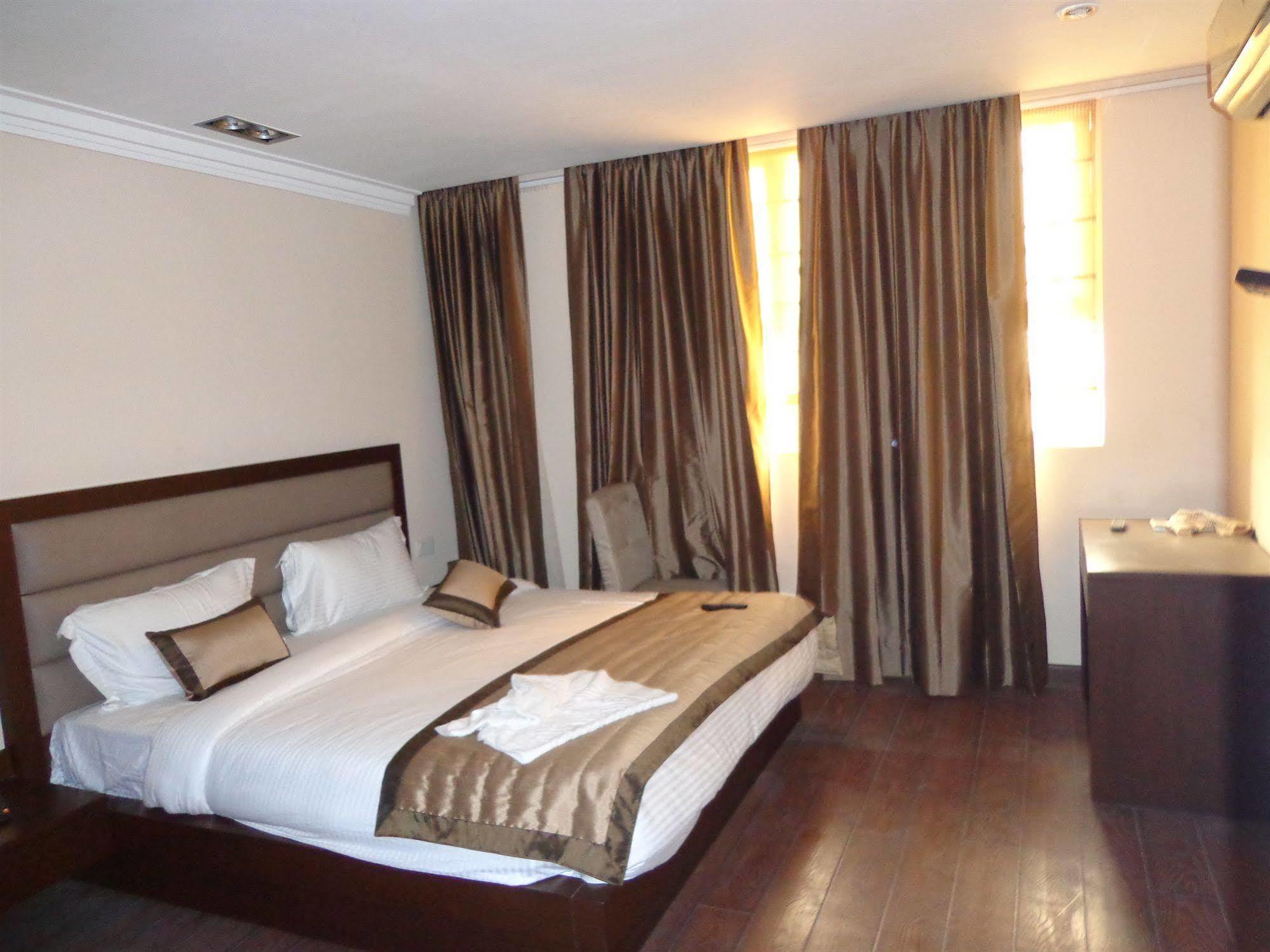Hotel Aura @Airport Νέο Δελχί Εξωτερικό φωτογραφία