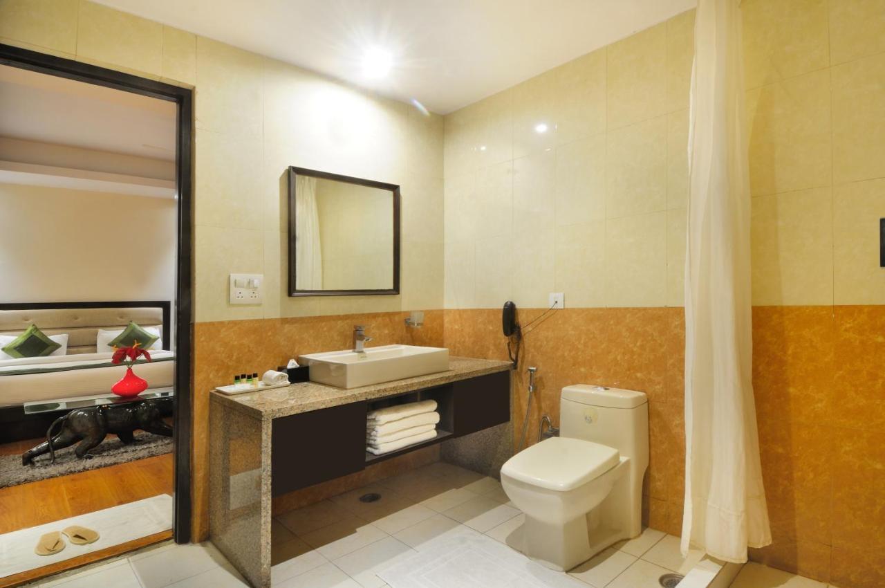 Hotel Aura @Airport Νέο Δελχί Εξωτερικό φωτογραφία